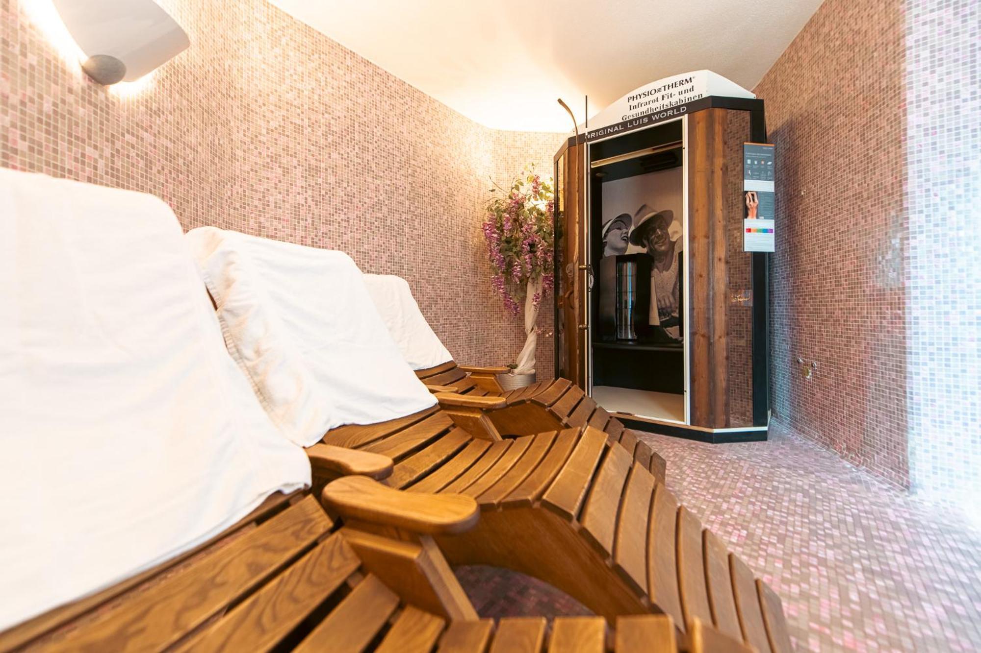Hotel Bacher Рива-ди-Турес Экстерьер фото
