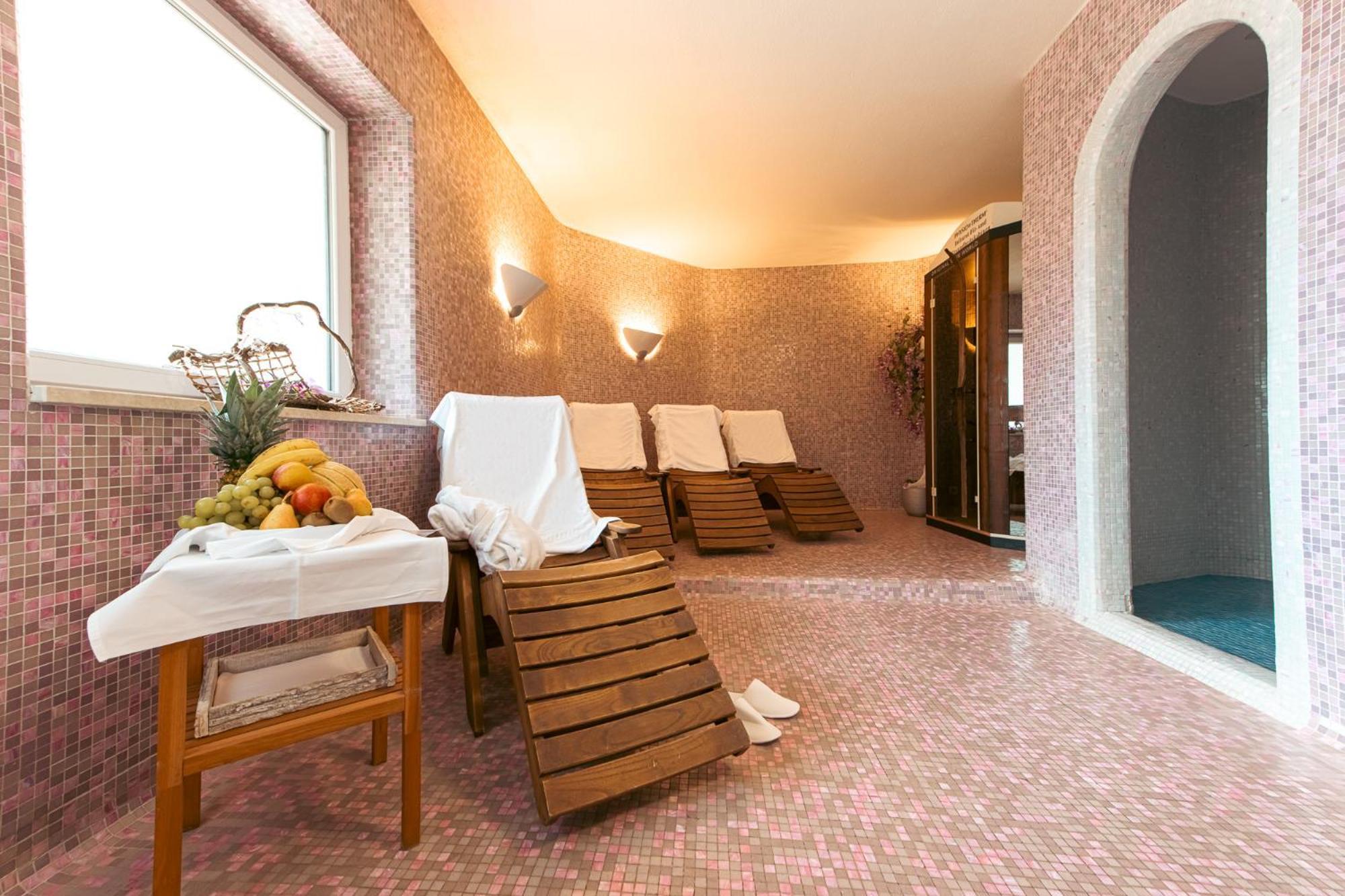Hotel Bacher Рива-ди-Турес Экстерьер фото